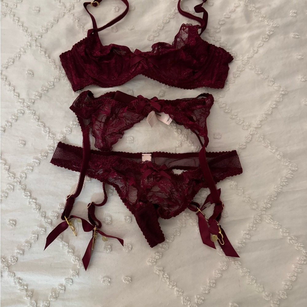 Agent Provocateur Burgundy Lace Bra Set Bra size 34 B, panties size 3